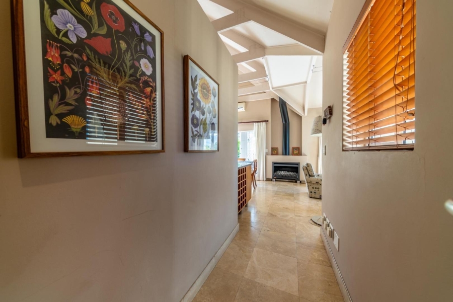 To Let 2 Bedroom Property for Rent in Onder Papegaaiberg Western Cape
